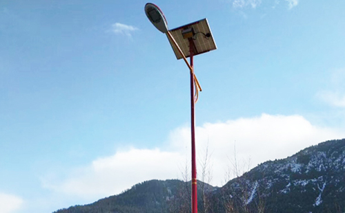 如何选择高质量的洛隆太阳能路灯材料：全方位指南