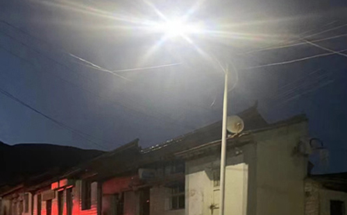 农村院子里最适合的洛隆太阳能路灯亮度与安装要点