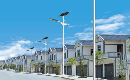 洛隆太阳能路灯配置与在乡村道路照明中的应用